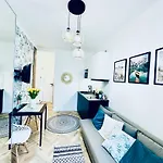 Olivia - Sloneczny W Centrum Warszawy, Plac Unii Lubelskiej, Lazienki Krolewskie, Pole Mokotowskie - 24h Check-in *