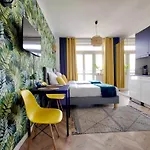 Apartament Olivia - Słoneczny W Centrum Warszawy, Plac Unii Lubelskiej, łazienki Królewskie, Pole Mokotowskie - 24h Check-in Warszawa
